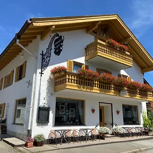  Apartment Gastehaus Veronika: Breakfast Buffet & Königscard Attractions Included Germany